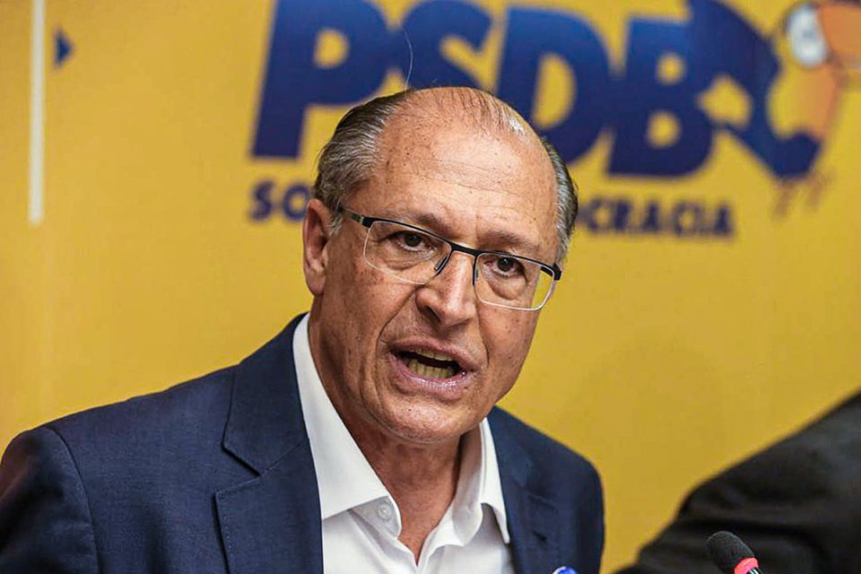 Tucanos esperam que Alckmin desista de coordenar plano de governo de Covas