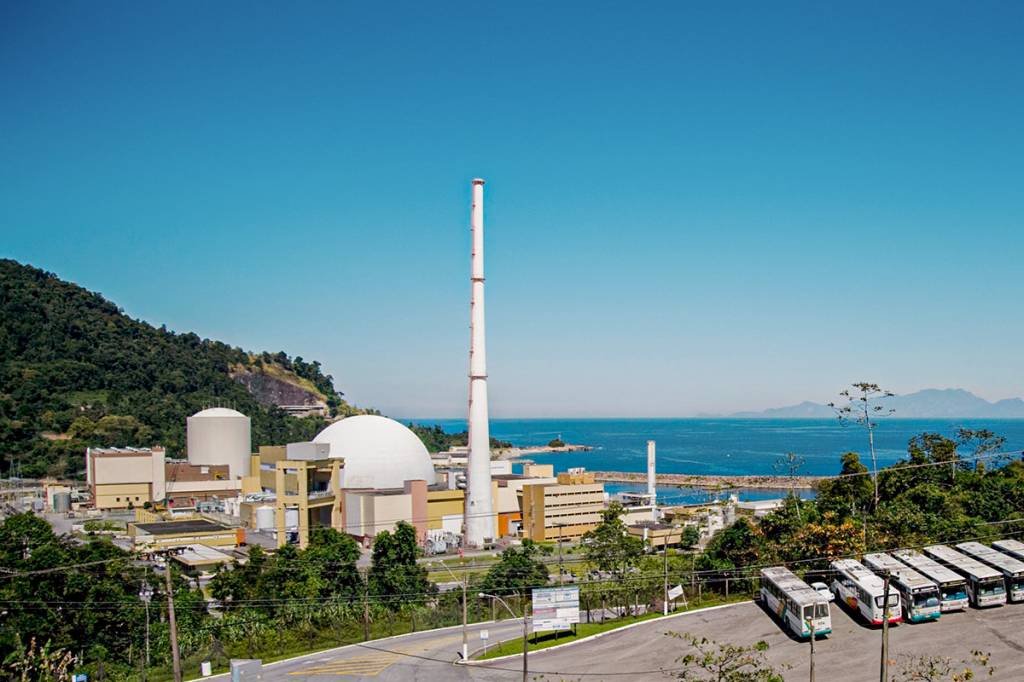 Usinas nucleares de Angra dos Reis: segundo o Ministério de Minas e Energia, os planos são de aumentar o parque nuclear brasileiro dos 2 mil megawatts atuais para entre 8 e 9 mil megawatts no longo prazo (Paulo Fridman/Getty Images)