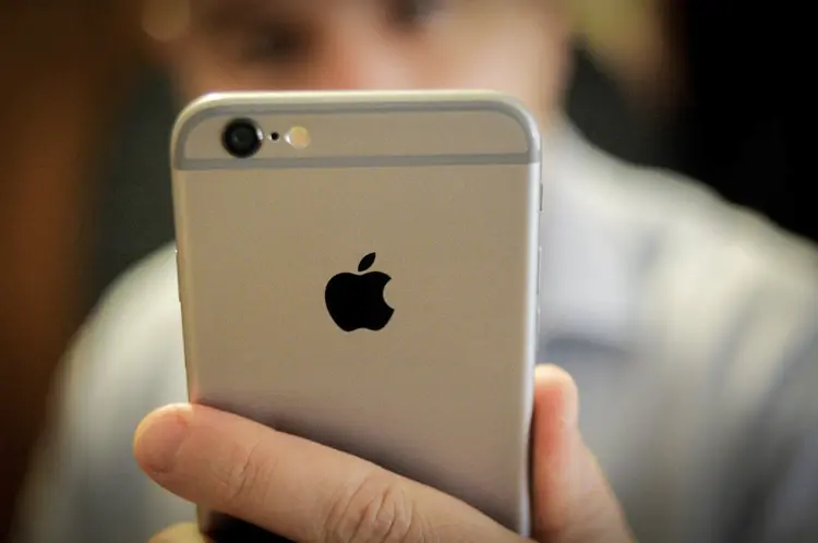 Apple: a empresa assumiu que deixava iPhones antigos mais lentos (Getty Images/Getty Images)