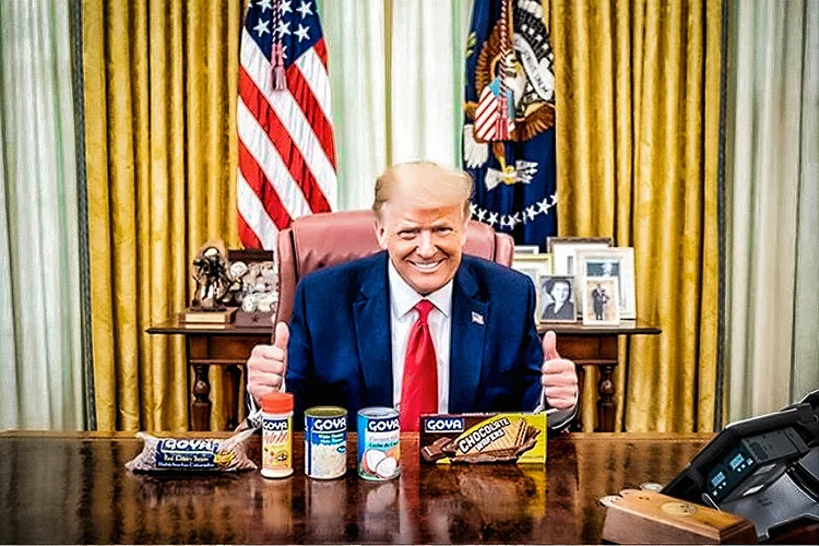 Em seu gabinete na Casa Branca, Trump posa em foto com produtos da marca Goya (Instagram/Reprodução)