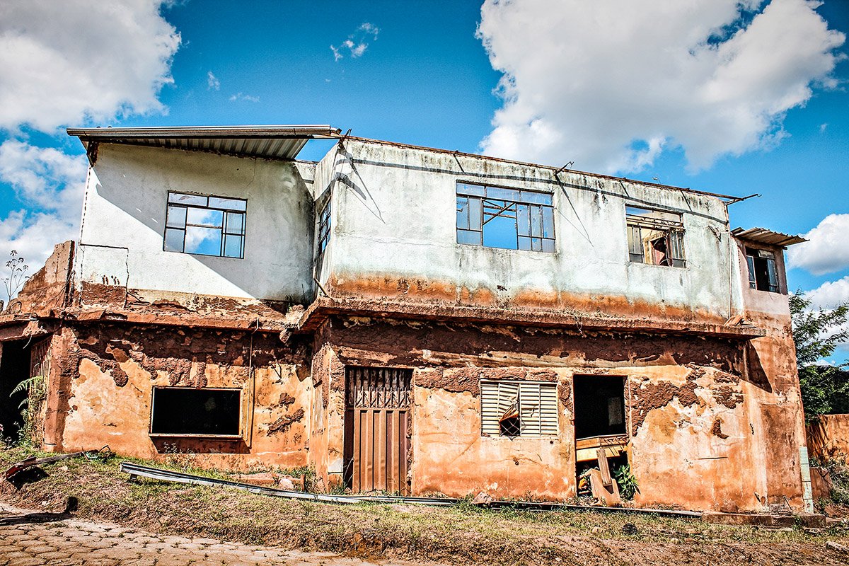 Auxílio para afetados pelo rompimento da barragem em Mariana chega ao fim