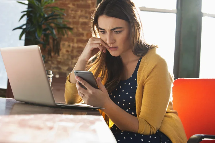 Ansiedade: sintomas silenciosos já afetam mais da metade dos trabalhadores brasileiros. (Jose Luis Pelaez Inc/Getty Images)