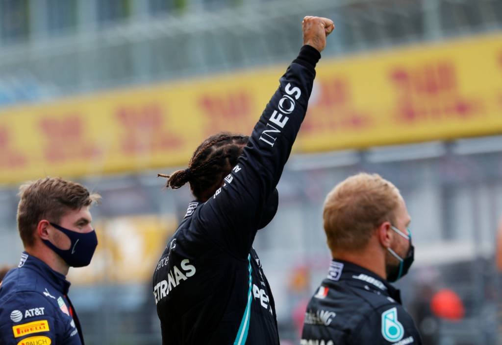 Lewis Hamilton: britânico chegou à vitória de nº 85 na carreira (Leonhard Foeger/Pool/Reuters)