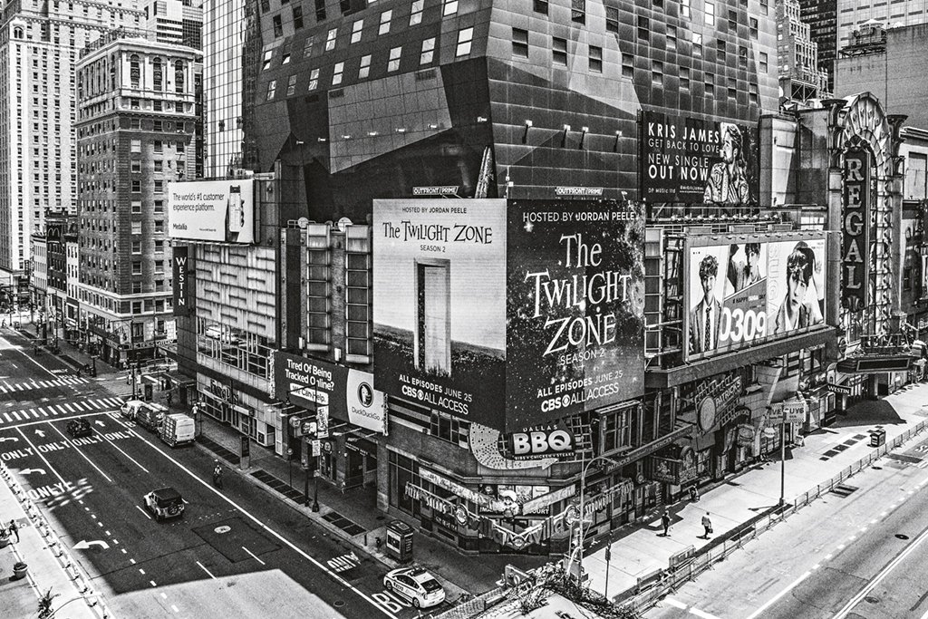 Ruas quase vazias na Times Square, Nova York, em meados de junho: estranha sensação de inquietude na maior cidade americana (Jeenah Moon/Bloomberg/Getty Images)