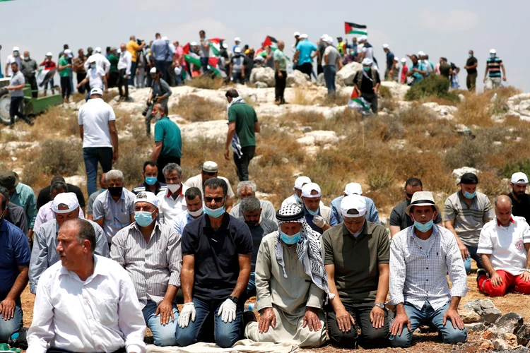 Palestinos: Israel reservou 3.000 doses adicionais para os palestinos (Mohamad Torokman/Reuters)