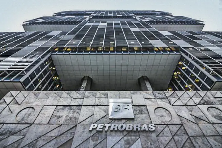 Queda nas ações da Petrobras revela o pessimismo dos investidores quanto ao futuro da empresa (Luiz Souza/NurPhoto/Getty Images)