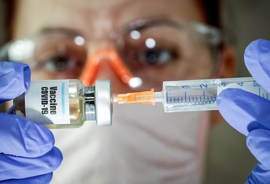 Vacina: A iniciativa vai bancar os equipamentos de produção e um laboratório de controle de qualidade, que serão integralmente doados à Fiocruz (Dado Ruvic/Illustration/File Photo/Reuters)