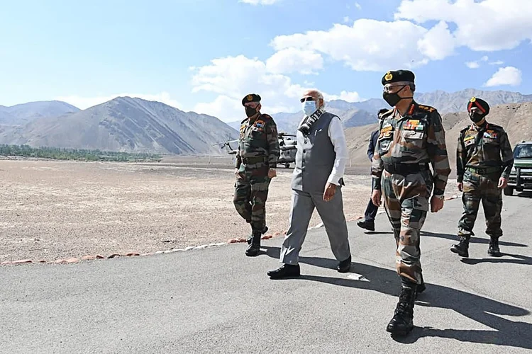 Primeiro-ministro da Índia visita região em conflito com a China (AFP PHOTO / INDIAN PRESS INFORMATION BUREAU/AFP)