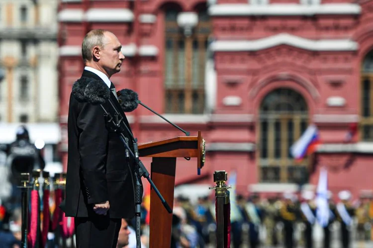 Putin em celebração pelos 75 anos do fim da Segunda Guerra: herdeiro soviético (Host Photo Agency/Getty Images)