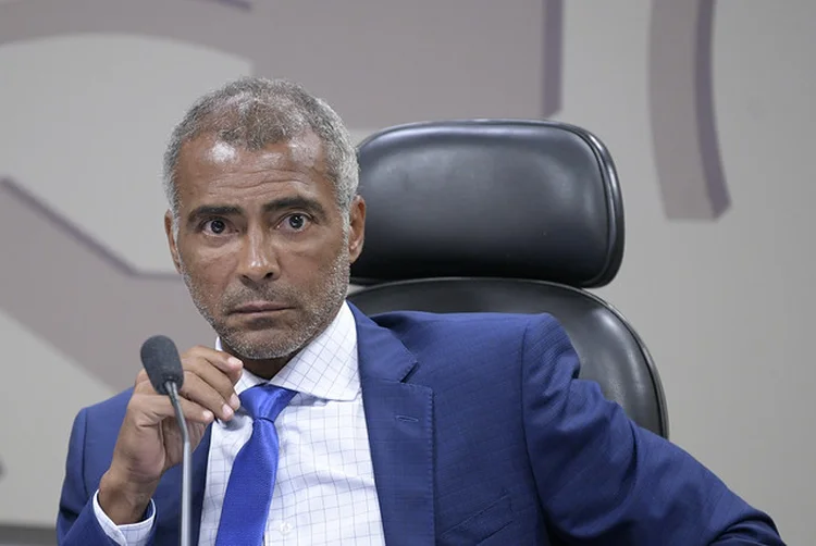 Romário: senador argumenta a proposta visa dar "maior fôlego financeiro a inúmeras famílias brasileiras que atravessam um momento de grande incerteza econômica e tiveram perdas de renda" (Pedro França/Agência Senado)