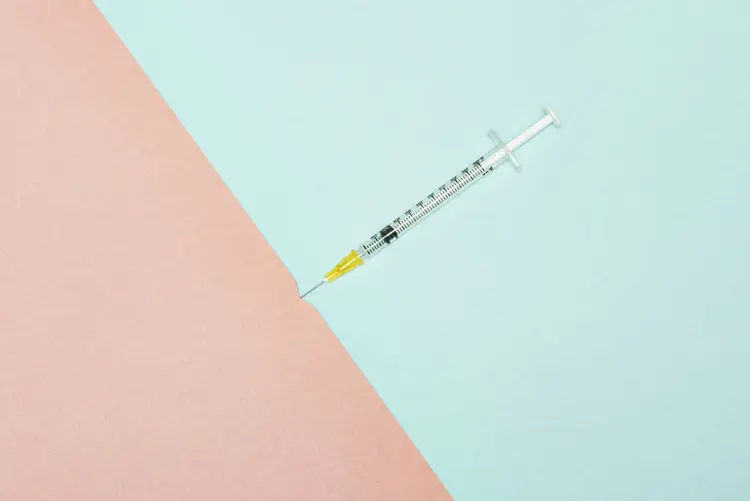 Vacina: proteção pode precisar de doses anuais, segundo Reino Unido (SCIENCE PHOTO LIBRARY/Getty Images)