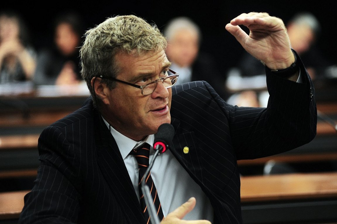 Ex-deputado Alfredo Sirkis morre em acidente de carro no Rio de Janeiro