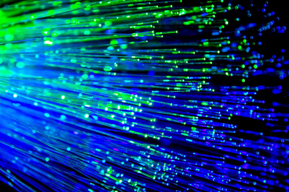 O DNA de sustentabilidade do modelo de redes neutras de fibra óptica