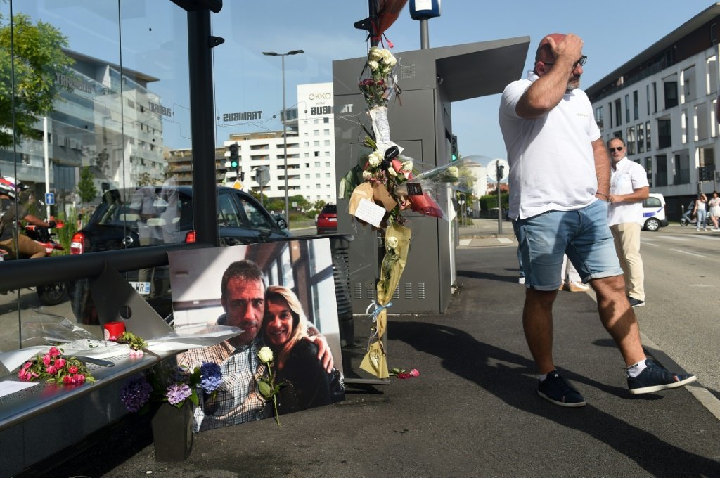 Motorista de ônibus morre depois de ser agredido ao pedir o uso da máscara