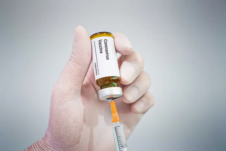 Vacina: Coronavac mostrou bons resultados em segunda fase de testes na China (Taechit Taechamanodom/Getty Images)