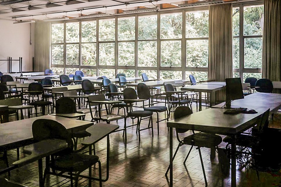 Governo Witzel anuncia data do retorno presencial das escolas particulares