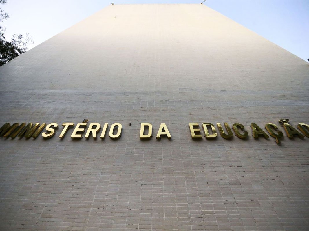 Aras pede ao STF abertura de inquérito sobre gabinete paralelo no MEC