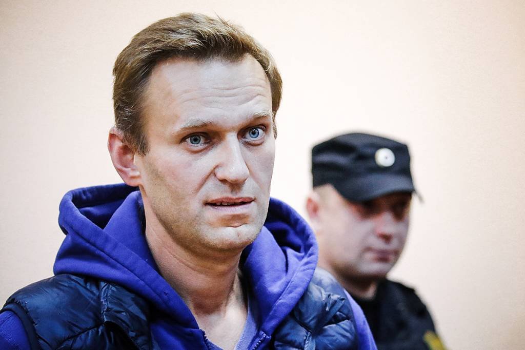 Opositor russo Alexei Navalny é internado após suspeita de envenenamento