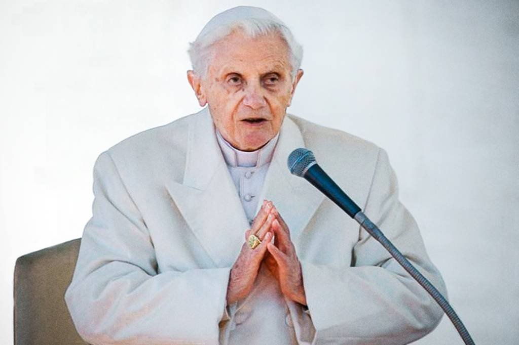 O que é papa emérito? O que acontece quando um papa emérito morre?