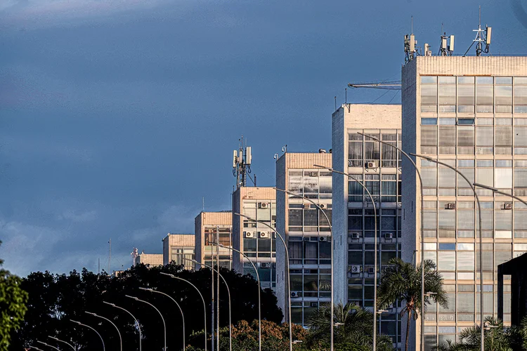 Esplanada dos ministérios: juntos, os servidores federais, estaduais e municipais receberam o equivalente a 13,7% do PIB (Ueslei Marcelino/Reuters)