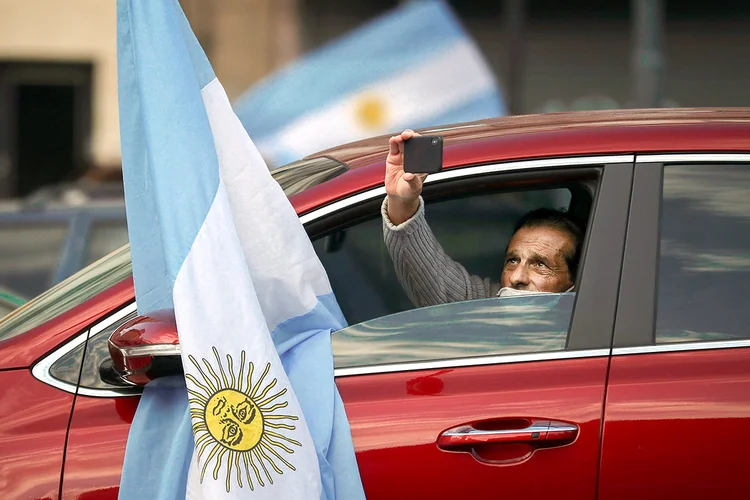 Argentina: em meio à alta de casos, país teve protestos contra a quarentena (Agustin Marcarian/Reuters)