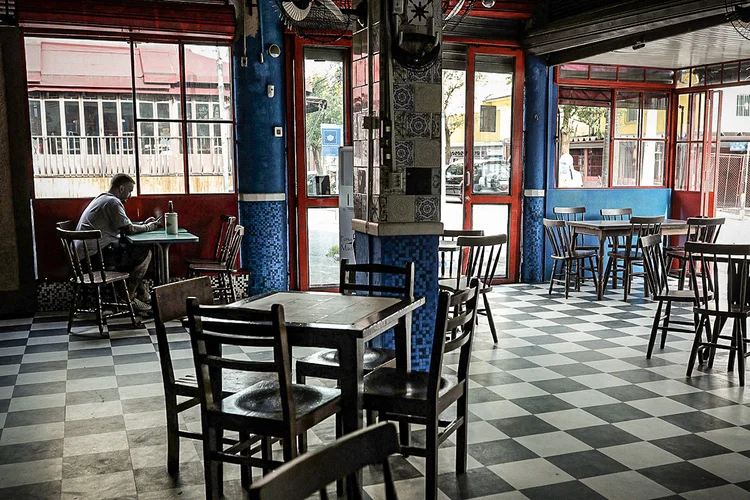 Restaurantes vazios em São Paulo:Pronampe é até o momento o único programa de crédito do governo que foi bem-sucedido na crise (Amanda Perobelli/Reuters)