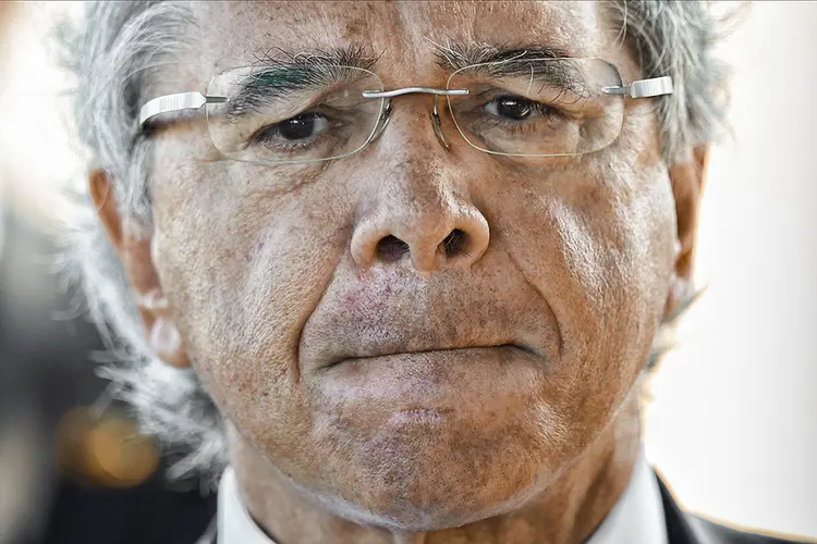Paulo Guedes: ministro precisa aumentar contribuição do Renda Brasil sem estourar o teto de gastos (Ueslei Marcelino/Reuters)