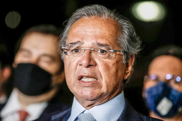 Paulo Guedes: auxiliares do ministro dizem que o barulho em torno das declarações de Bolsonaro hoje é "espuma" (Adriano Machado/Reuters)