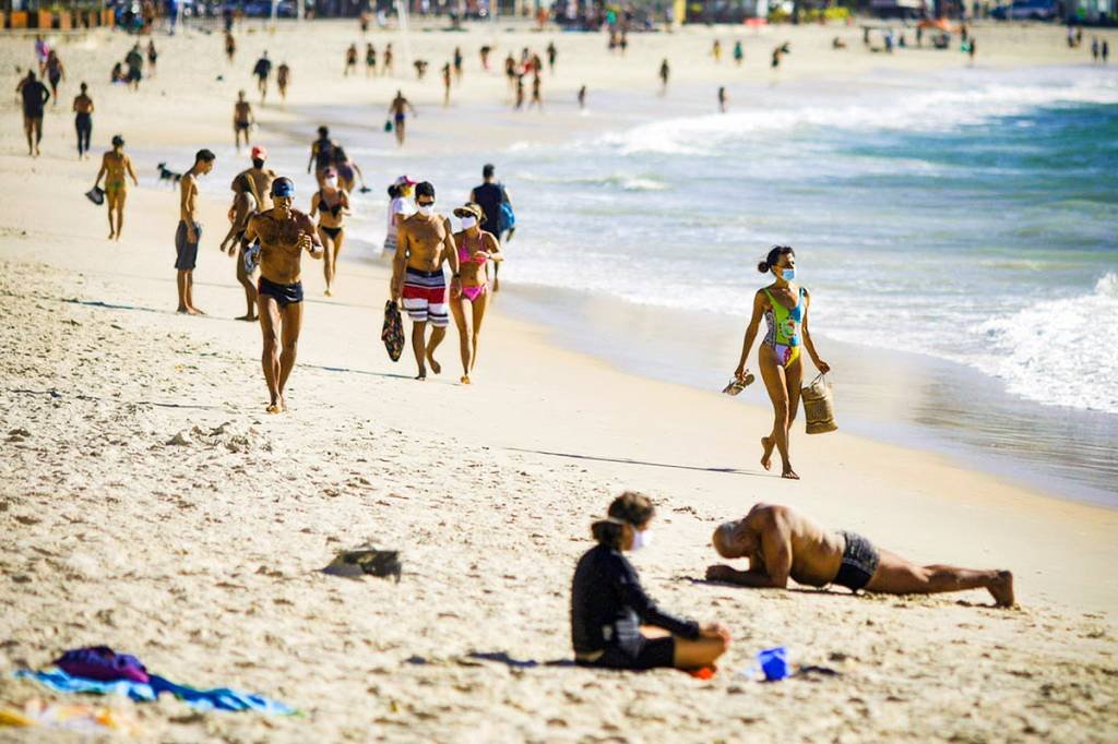 Praias: decisões de não seguir a regra estadual foram anunciadas ontem pelas prefeituras de Ubatuba, São Sebastião, Ilhabela e Caraguatatuba (Ricardo Moraes./Reuters)
