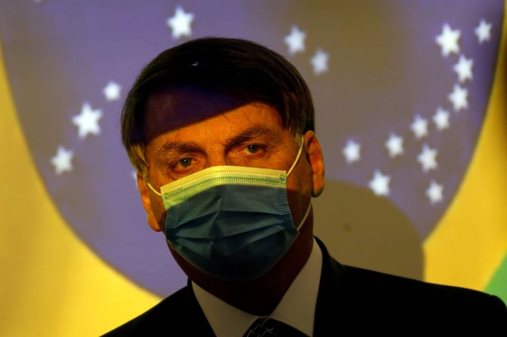 Não consigo matar "câncer" chamado ONGs, diz Bolsonaro