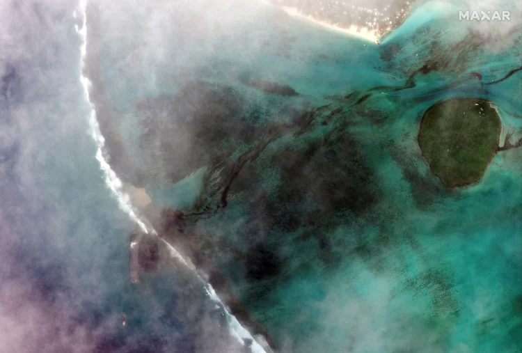 Ilhas Maurício: economia da ilha depende do turismo e da pesca, que o derramamento de óleo ameaça. (Maxar Technologies/Reuters)