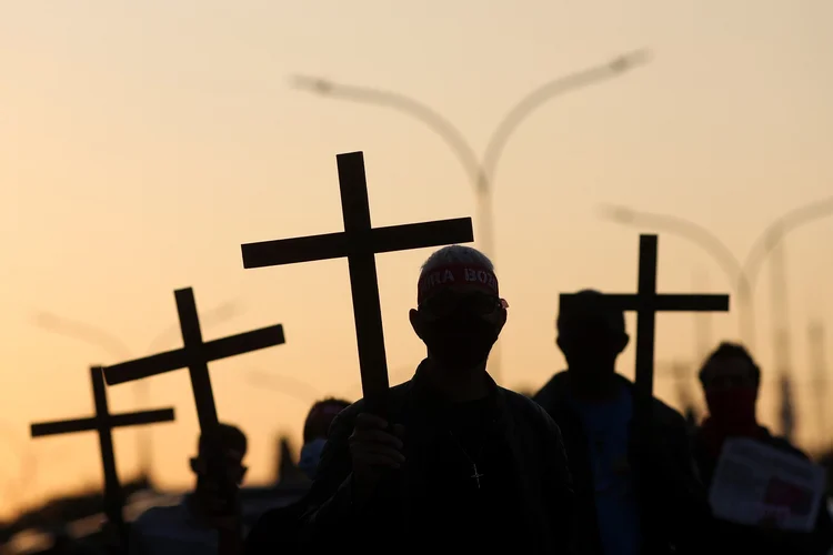 Homenagem em São Paulo às 100 mil vítimas da covid-19 no Brasil (Amanda Perobelli/Reuters)