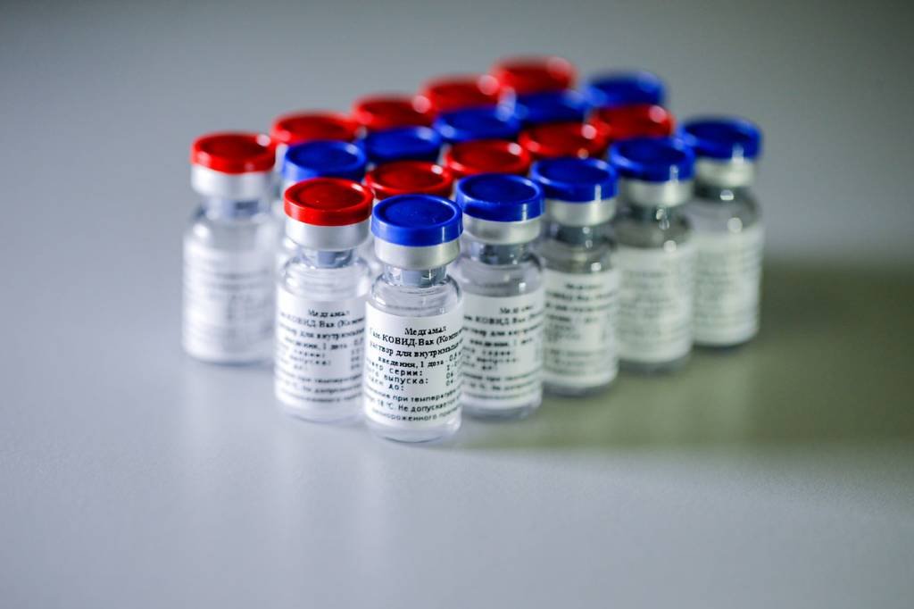 Rússia vai testar vacina em 40 mil pessoas a partir da próxima semana