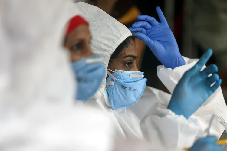 Índia: a segunda nação mais populosa do planeta registrou também 912 mortes adicionais (Francis Mascarenhas/Reuters)