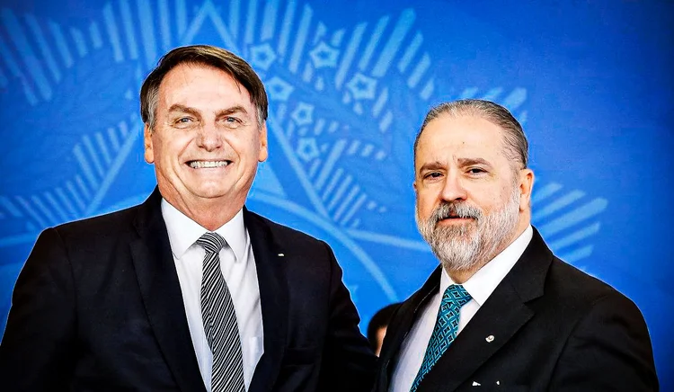 Jair Bolsonaro e o procurador-geral da república, Augusto Aras (Isac Nóbrega/PR/Flickr)