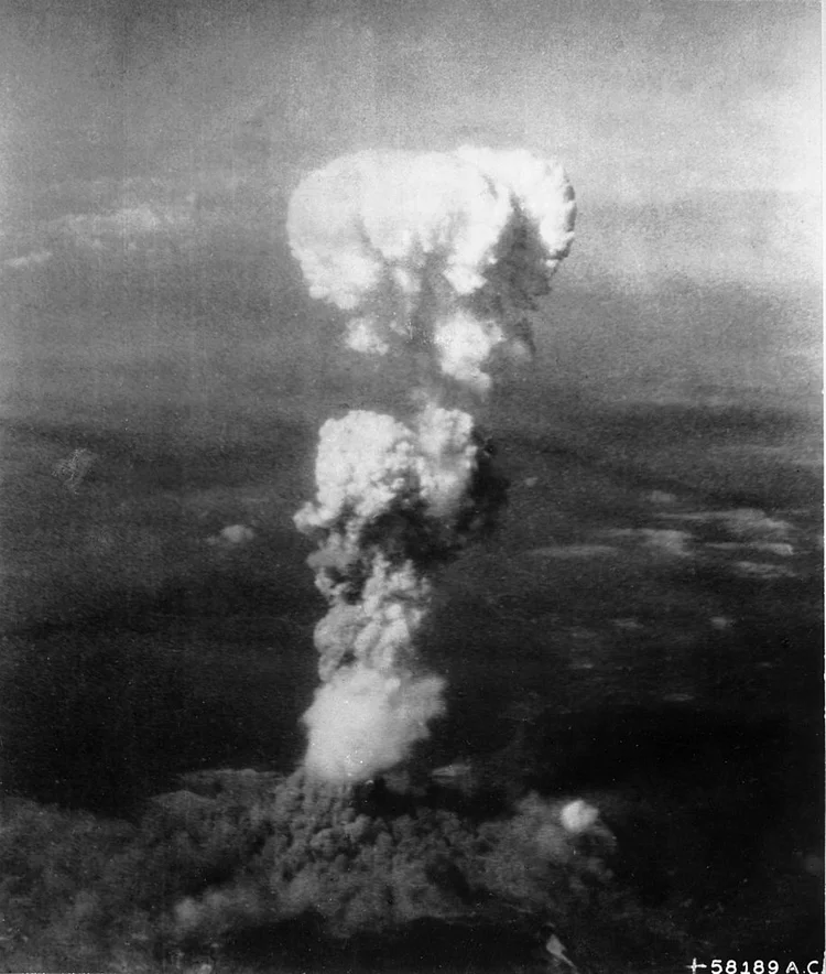 BOMBA DE HIROSHIMA: 75 anos do episódio trágico que marcou o fim da Segunda Guerra (George R. Caron/Wikimedia Commons)