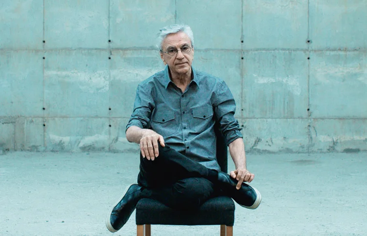 Caetano Veloso show será transmitido às 20h30 nas plataformas Globoplay e Multishow (Divulgação/Divulgação)