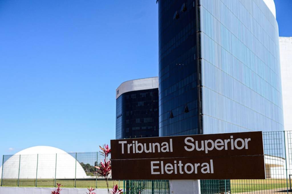 TSE bloqueia R$ 13,5 milhões do PL após multa por má-fé em questionar urnas