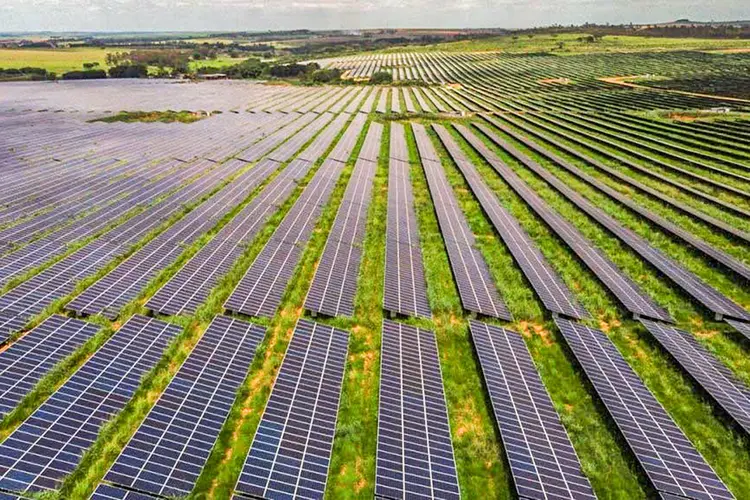 Energia solar: modernização do setor elétrico brasileiro ajudaria a criar as bases para a expansão do mercado livre de energia (Bússola/Divulgação)