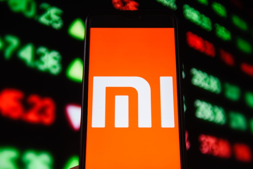 Xiaomi tem crescimento de quase 50% na receita e projeta aumento nas entregas de veículos elétricos