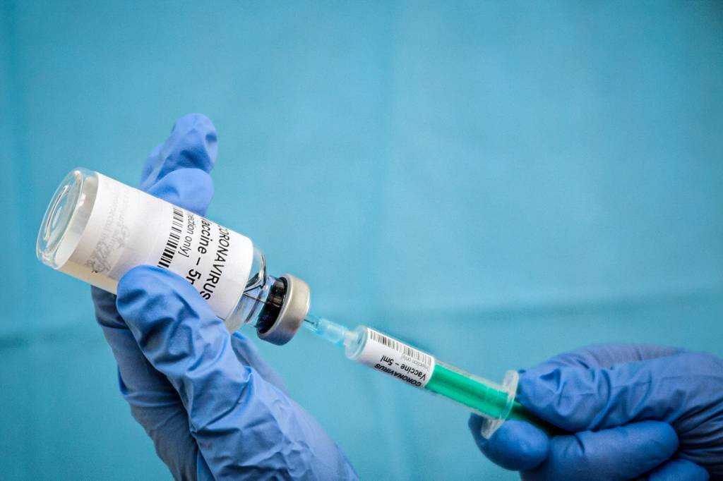 Vacina: Putin anunciou o registro da primeira vacina contra a covid-19 (Paul Biris/Getty Images)