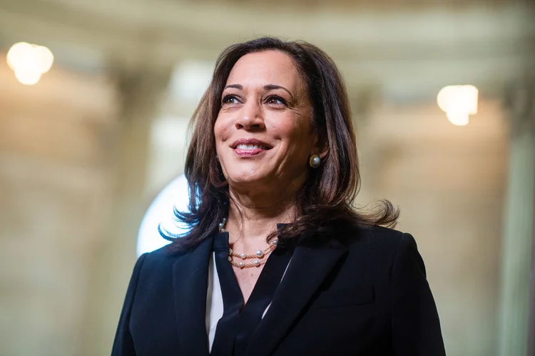 Kamala Harris: Senadora pela Califórnia, Kamala disputou as primárias do Partido Democrata e só não seguiu em frente por falta de recursos para continuar a campanha (Tom Williams/Getty Images)