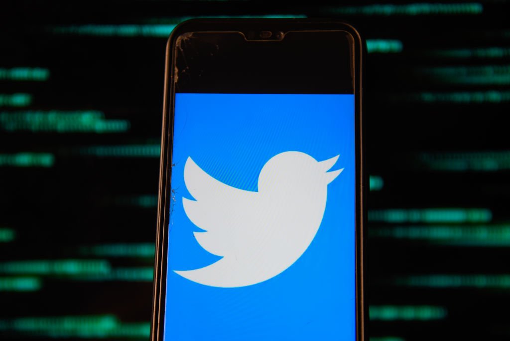 Twitter segue WhatsApp e testará mensagens diretas em áudio no Brasil