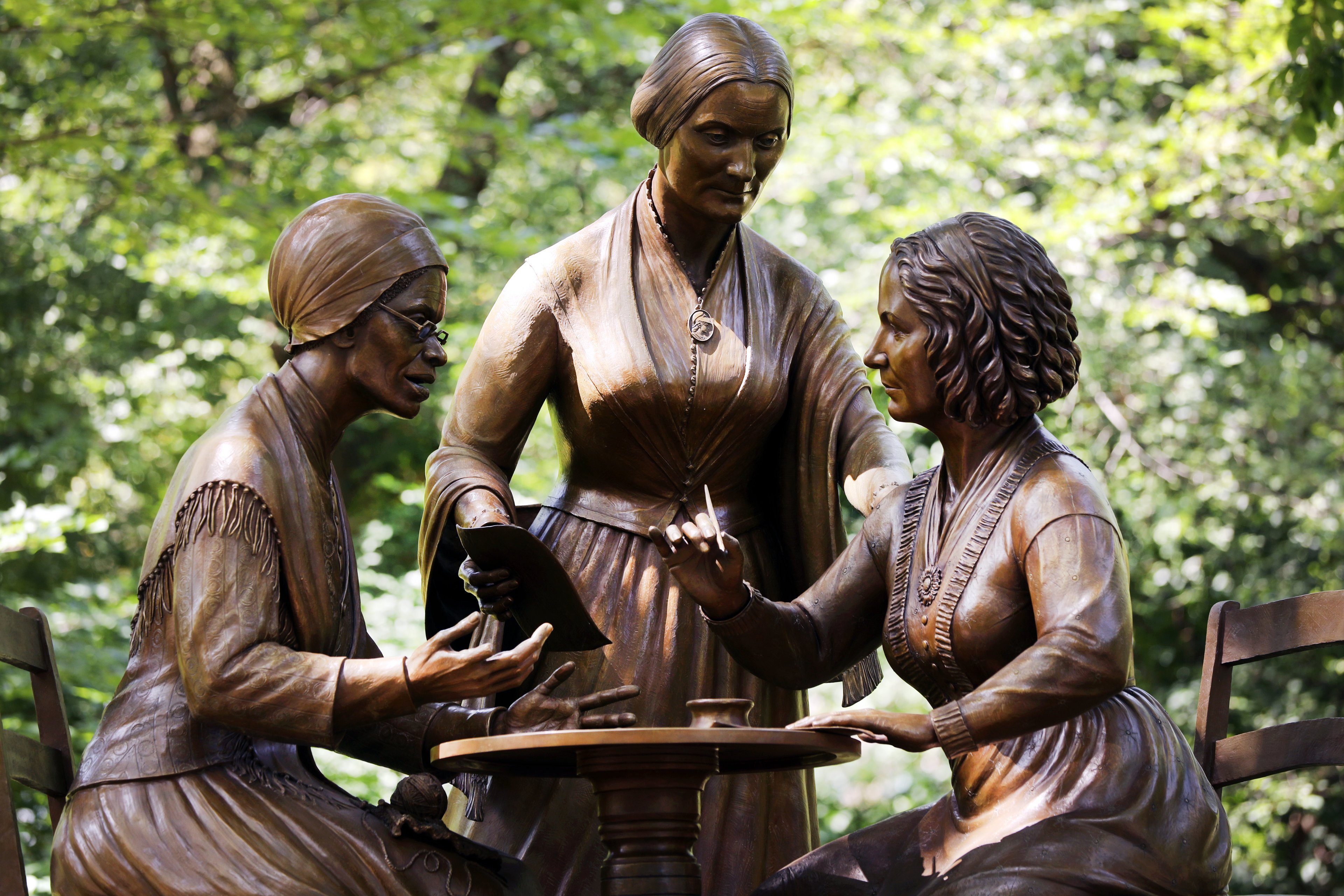 Central Park em NY ganha primeira estátua de "mulheres reais"