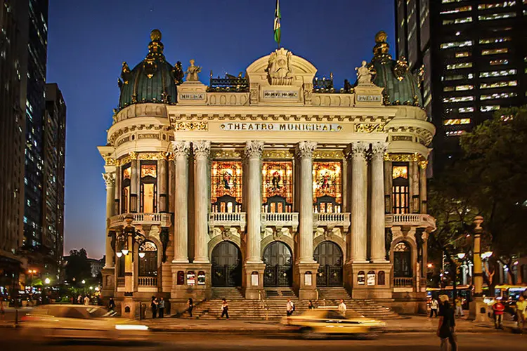 Teatro Municipal do Rio de Janeiro (Lisa Wiltse/Corbis/Getty Images)