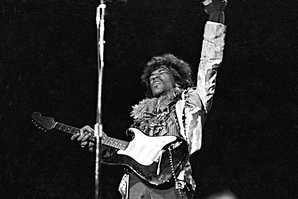 Guitarra de Jimi Hendrix é leiloada por mais de R$ 1 milhão