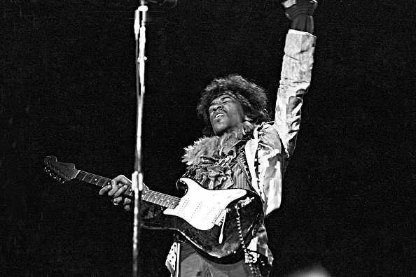 Jimi Hendrix é considerado o melhor guitarrista de todos os tempos pela revista Rolling Stone (Michael Ochs Archives/Getty Images)