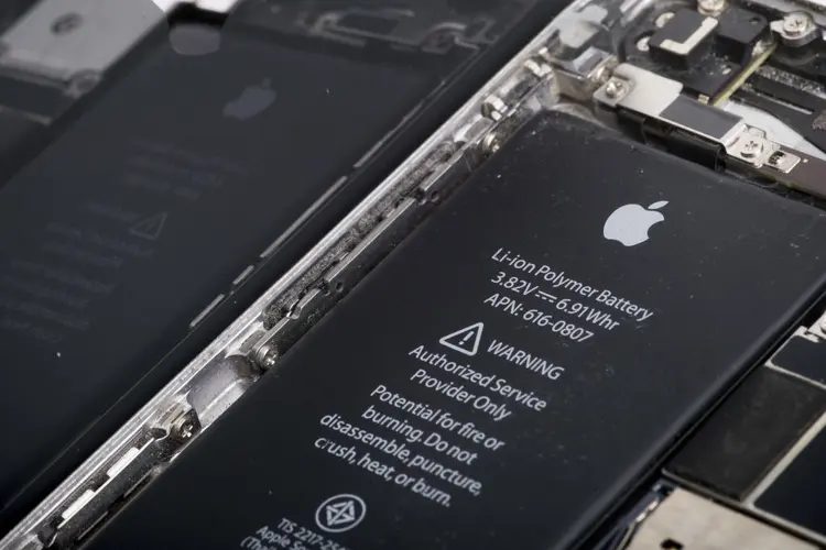 Economia; Apple pretende economizar até 50% dos custos da bateria no novo iPhone, aponta analista (Bloomberg / Colaborador/Getty Images)