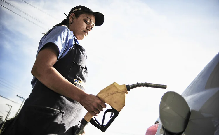 Após o reajuste da Petrobras na última semana, em São Paulo o valor do litro chega a ultrapassar os R$ 7,50 (Alexandre Battibugli/Exame)