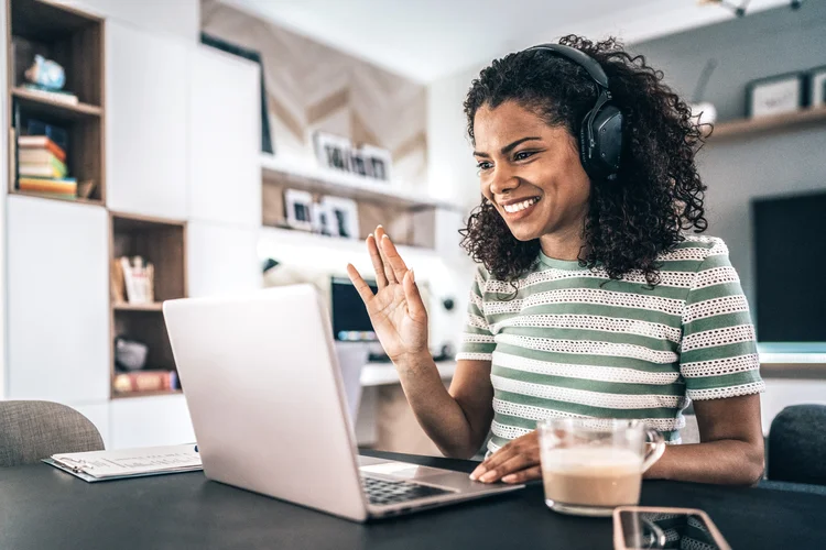O home-office só foi possível graças a algumas inovações tecnológicas que tornaram o nosso dia a dia em casa mais fácil. (Divulgação/Divulgação)